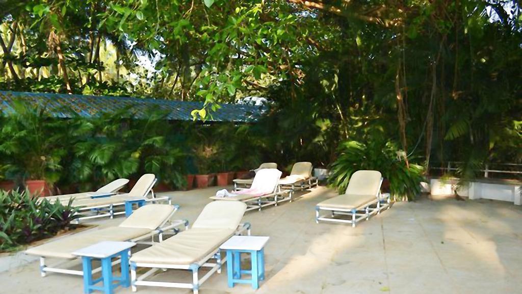 Little Italy Hotel Calangute Exterior photo